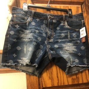 Jean shorts with southwest pattern